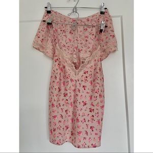 Like New! Victoria’s Secret Satin PJ Set XS
